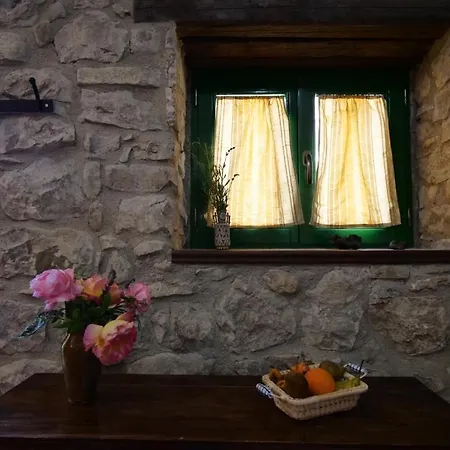 Lejlighed Sleeps 5 With Pool Castellana Sicula